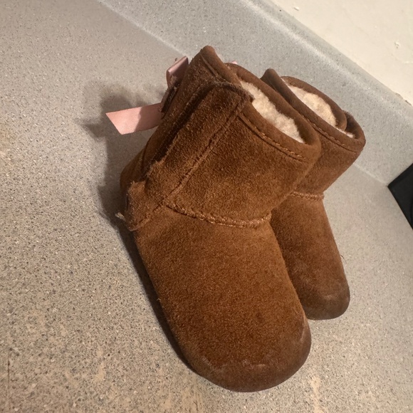 Ugg infant boots size 2 Sherpa lined - Picture 2 of 9